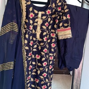 Beautiful floral design, all over front/ back of an outfit 3 piece Indian salwar